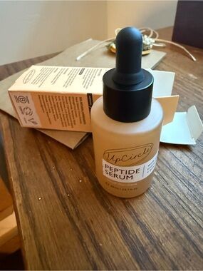 NIB UpCircle Peptide Serum with custard Apple + Blood Orange